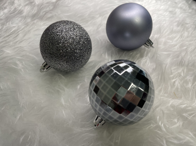 Set Premium Globuri de Crăciun (20 Bucăți), 6 cm, 5 Texturi Mixte, Culoare Argintiu