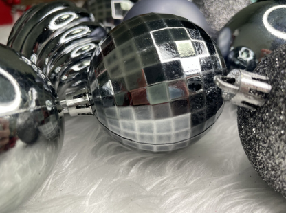 Set Premium Globuri de Crăciun (20 Bucăți), 6 cm, 5 Texturi Mixte, Culoare Argintiu